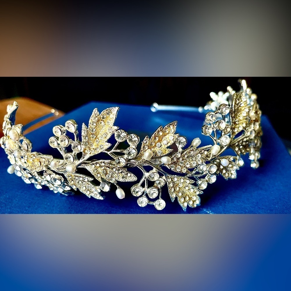 Bel Aire Bridal Tiara Crystal, Pearl & Gold Leaf Headpiece Headband RARE edition - Picture 2 of 14